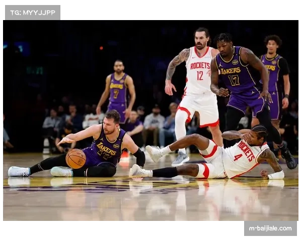 火箭需解决防守无球移动薄弱环节,限制湖人单打群成胜负关键 火箭需解决防守无球移动薄弱环节,限制湖人单打群成胜负关键